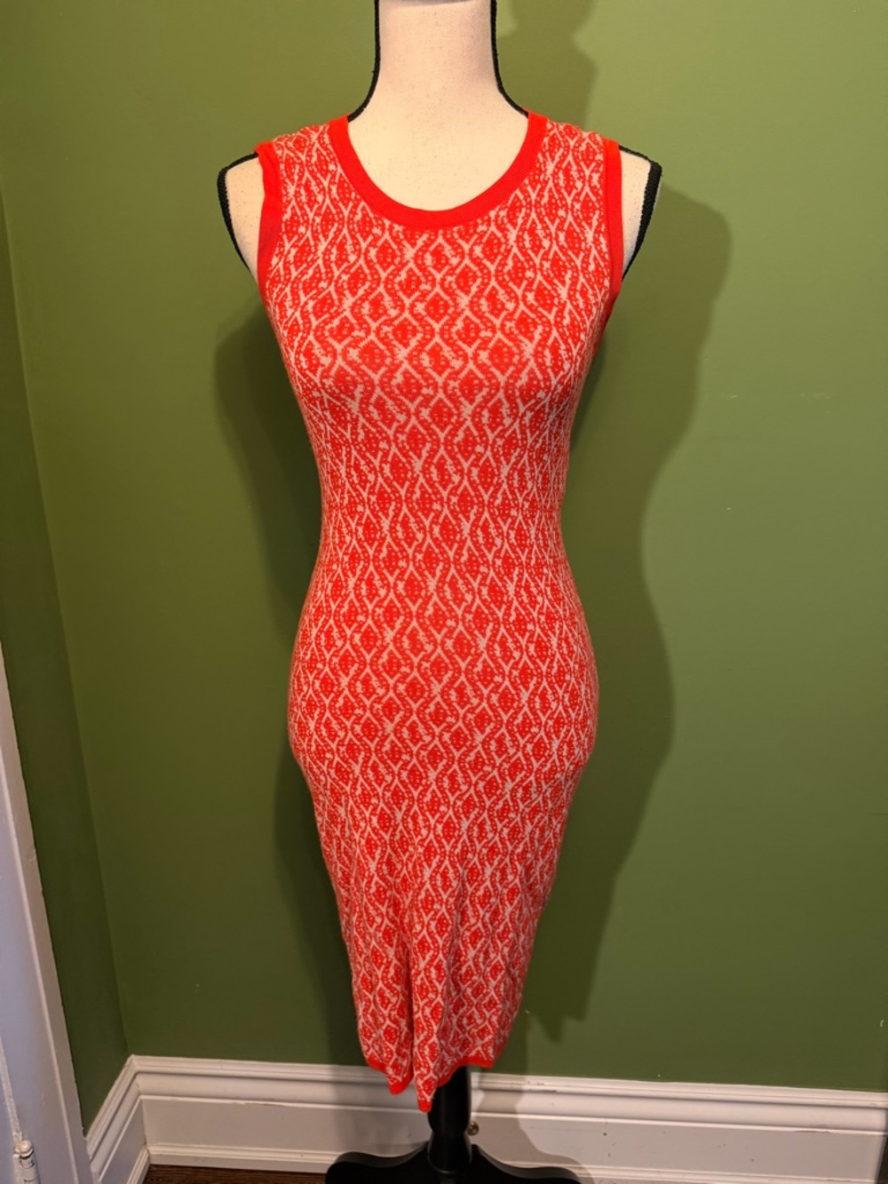 United Colors Of Benetton Sleeveless Coral-Patterned Knit Midi Dress